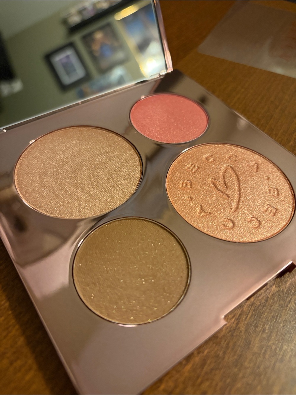 BECCA Chrissy Metallic Rose Gold Compact Glow Palette - Picture 4 of 4